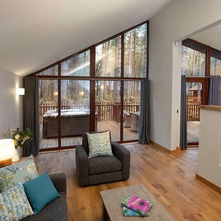 Blackwood Forest Cabins - Forest Holidays Popham Extérieur photo