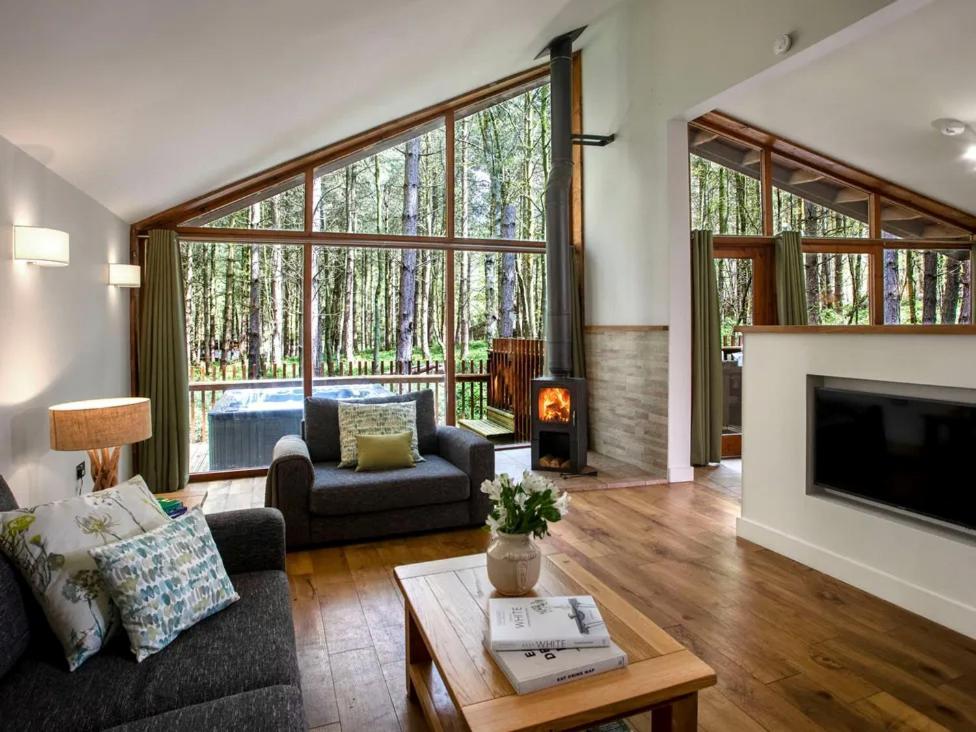 Blackwood Forest Cabins - Forest Holidays Popham Extérieur photo