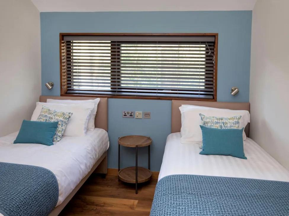 Blackwood Forest Cabins - Forest Holidays Popham Extérieur photo